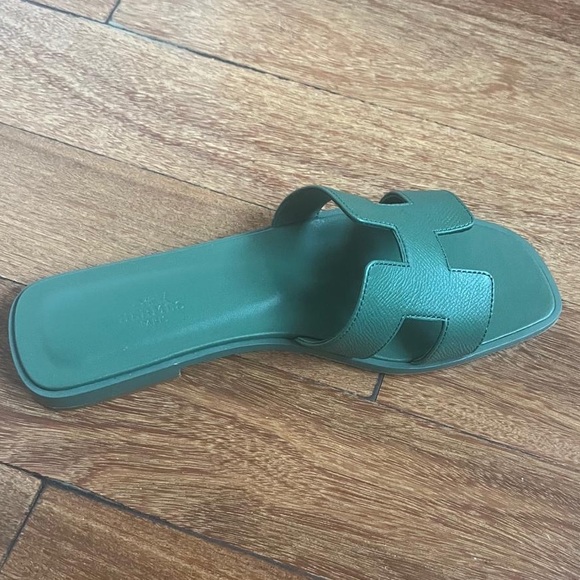 Hermes Oran green sandals, great condition!!! - Picture 8 of 12